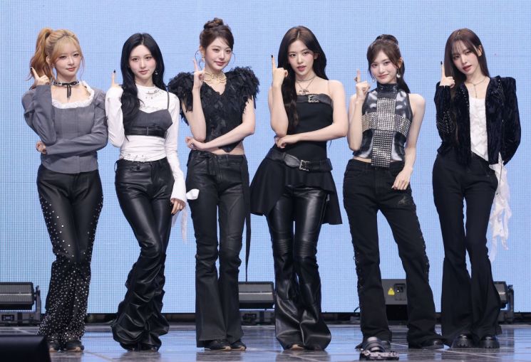 전원 성인된 아이브 "'나'에서 '우리'로…진화한 모습 보여드릴게요"