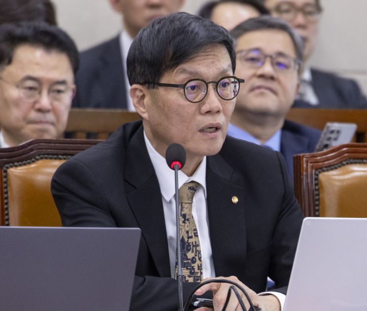 한은 "코스피, 기조적 하락전환 가능성 제한적…변동성 유의"(종합)