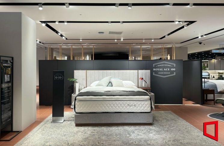 에이스침대, 최상위 매트리스 '로얄에이스 100' 최초 공개…사전 팝업 진행