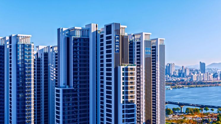 '청담 르엘' 보류지 국평 84㎡ 8가구·펜트하우스 4가구 매각[부동산AtoZ]