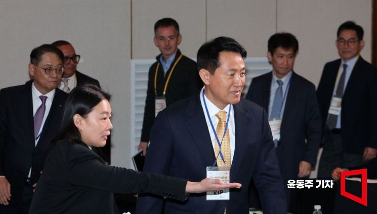 오세훈 서울시장이 24일 서울 마포구 호텔나루에서 열린 '한강버스 글로벌 인사이트 포럼'에 참석하고 있다. 2026.02.24 윤동주 기자