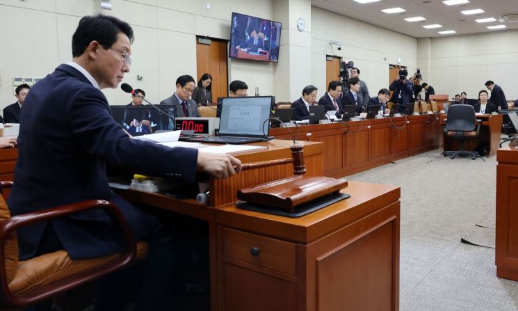 대미투자법 국회 상정 불발…"악화 막아야" vs "서두르면 안 돼"