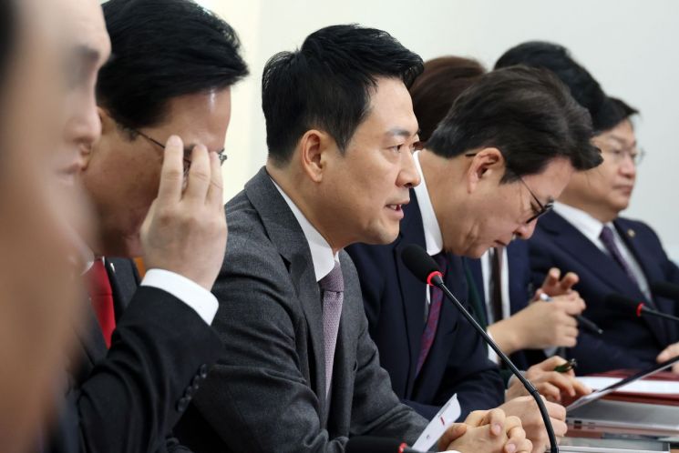 국힘 중진들 "지금 상황선 지선 어려워…장동혁에 면담 요청"