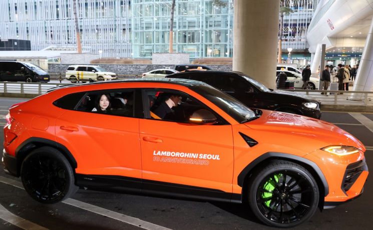 "진짜 람보르기니가 모시러 왔다"…김길리 '3억 슈퍼카' 타고 금의환향