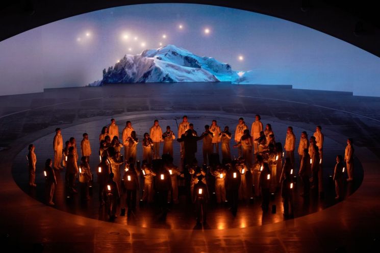 "먹고 힘내야 싸우지" 피자 1만2000조각 순삭…'에베레스트 7배' 접시 해치웠다 [Data Pick]