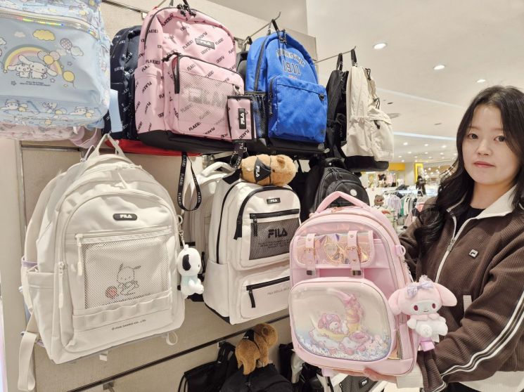 가방부터 운동화까지… 개학 전 마지막 주말, 부산 롯데百 ‘신학기 막판 세일’ 총력