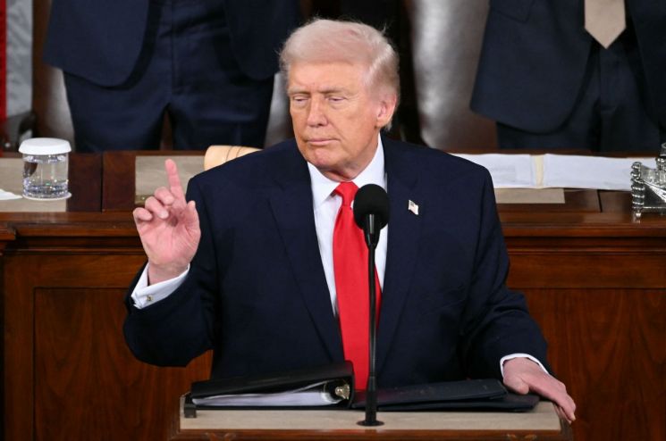 러우전쟁 4주년인데도…트럼프, 우크라 지지선언 끝까지 안해 