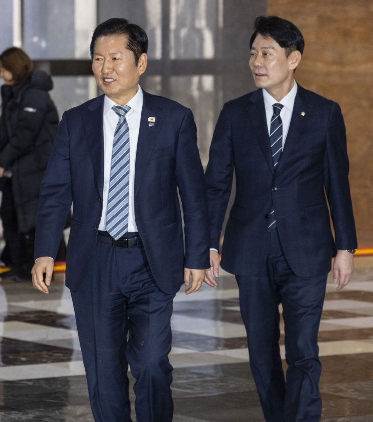 與, 법왜곡죄 수정키로…"위헌 소지 최소화"