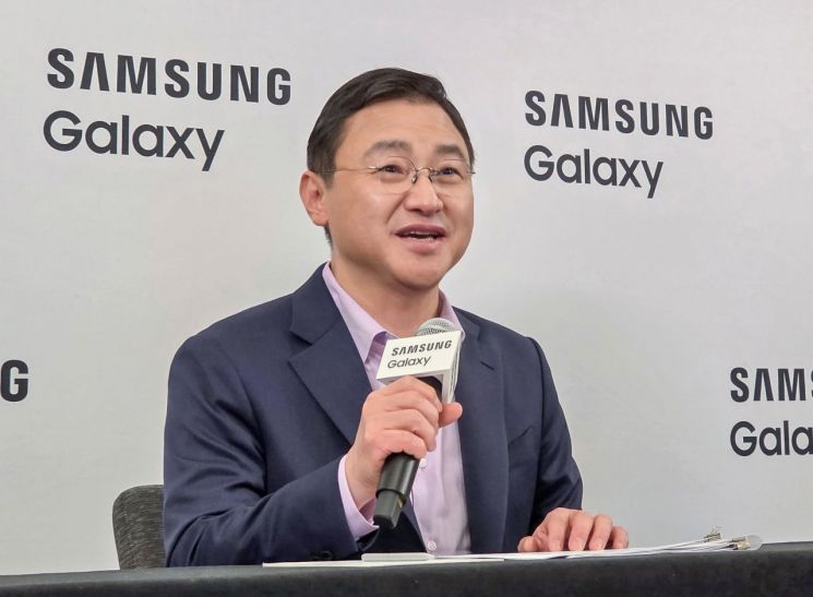 "갤럭시 AI 기기, 올해 누적 8억대 보급"…대중화 새 역사 