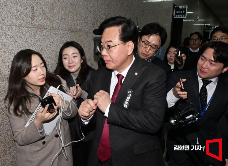 [포토] 'TK 통합법' 논의 마치고 나서는 송언석