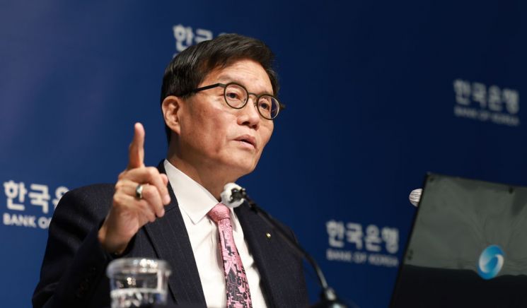 올해 성장 전망 상향, 반도체가 다했다…경상흑자 1700억달러 '대폭 상향'(종합)