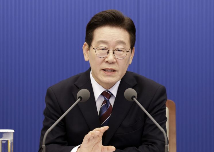 [속보] 李대통령 "보조금 부정수급 엄중히 문책해야…혈세 도둑질 '패가망신'"