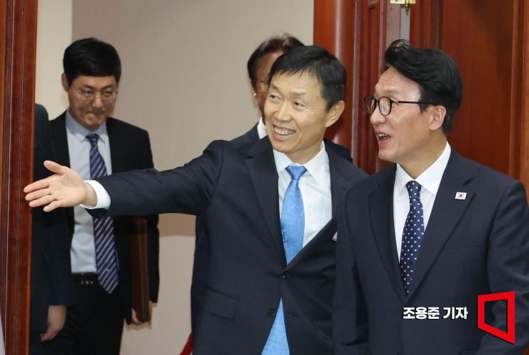 [포토] 민관 대테러업무 혁신 TF에 참석한 김민석 총리