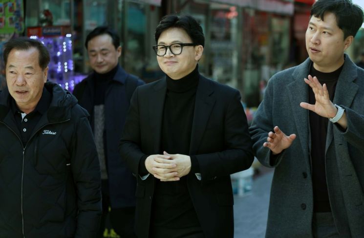 [시사쇼]성치훈 "송영길, 계양을 김남준에 양보해야"