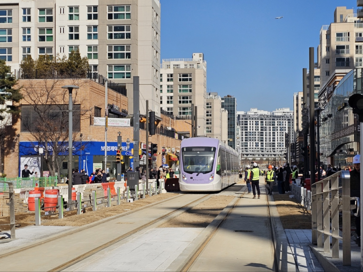 오세훈 "위례선 트램에 행정력 총동원… 지역상권 활성화"
