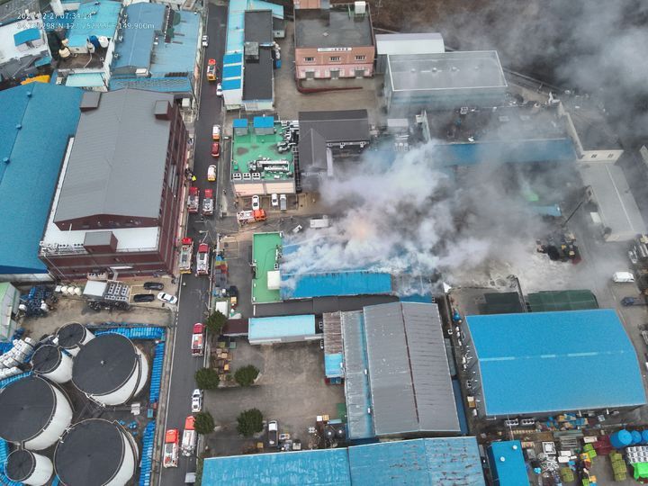 여수 오천동 식품공장서 불…5시간 만에 진화