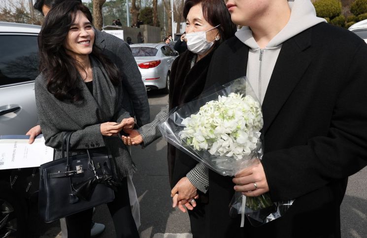 이부진, 아들 서울대 입학식 때 입은 '그 재킷'… 한국선 못산다
