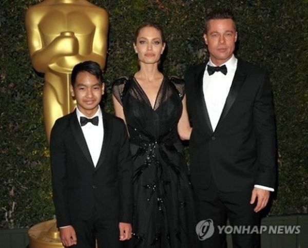졸리 아들 '매덕스', 아빠 브래드 피트 '성' 뺐다