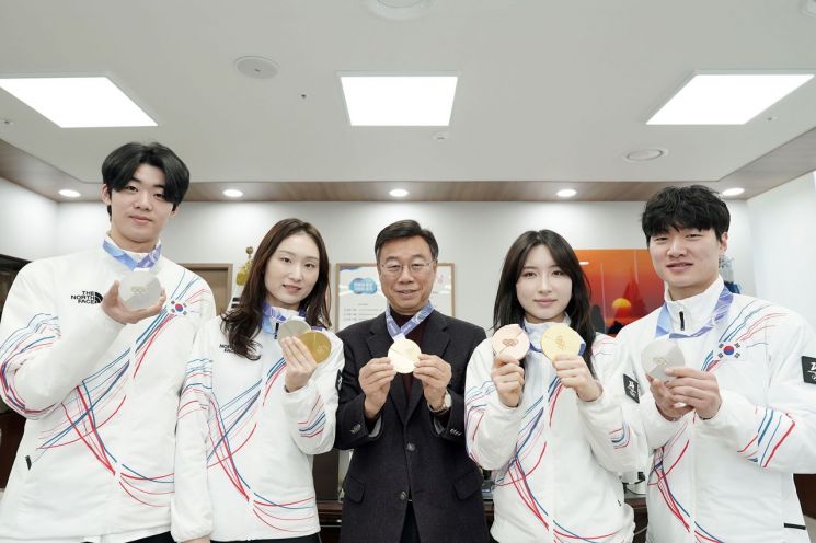 성남시청 빙상팀 '최민정·김길리·이준서·이정민' 팬 사인회 열려