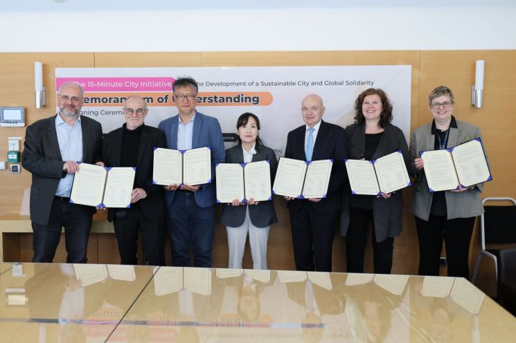 '15분도시 부산', 세계 정책 모델로 뜬다… 파리 소르본대학 Chaire-ETI 업무협약