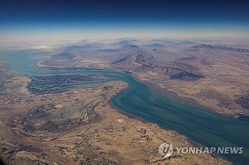 "호르무즈 선박 통행 70% 급감"[美 이란 공습]