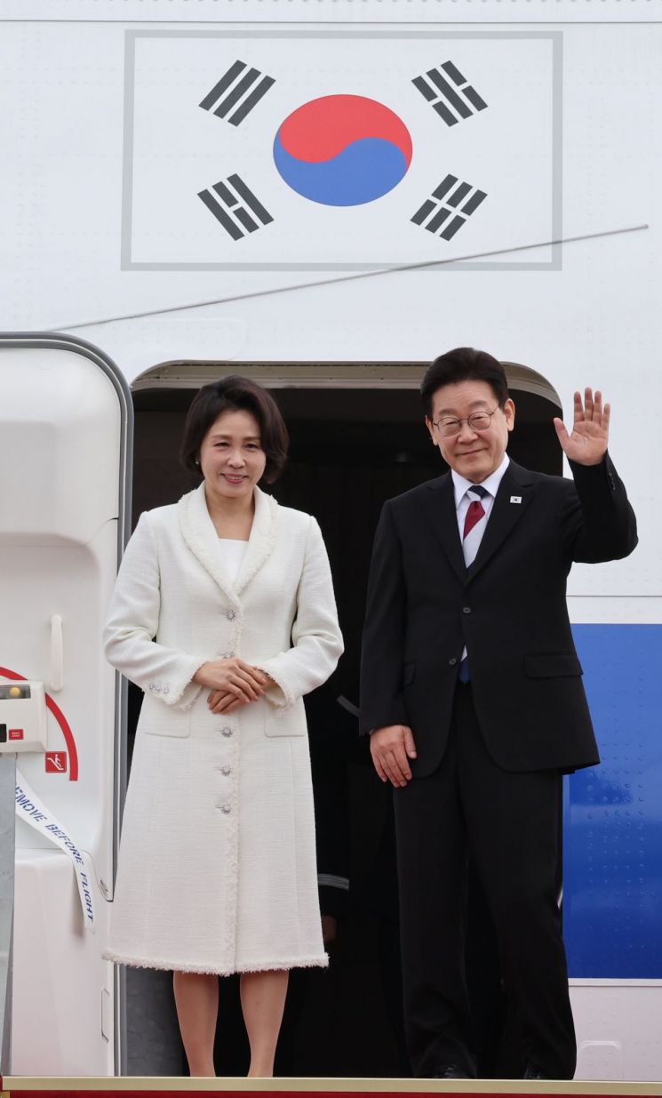 李대통령, 싱가포르로 출국…이란 사태엔 '비상대응 체제' 유지 지시 (종합)