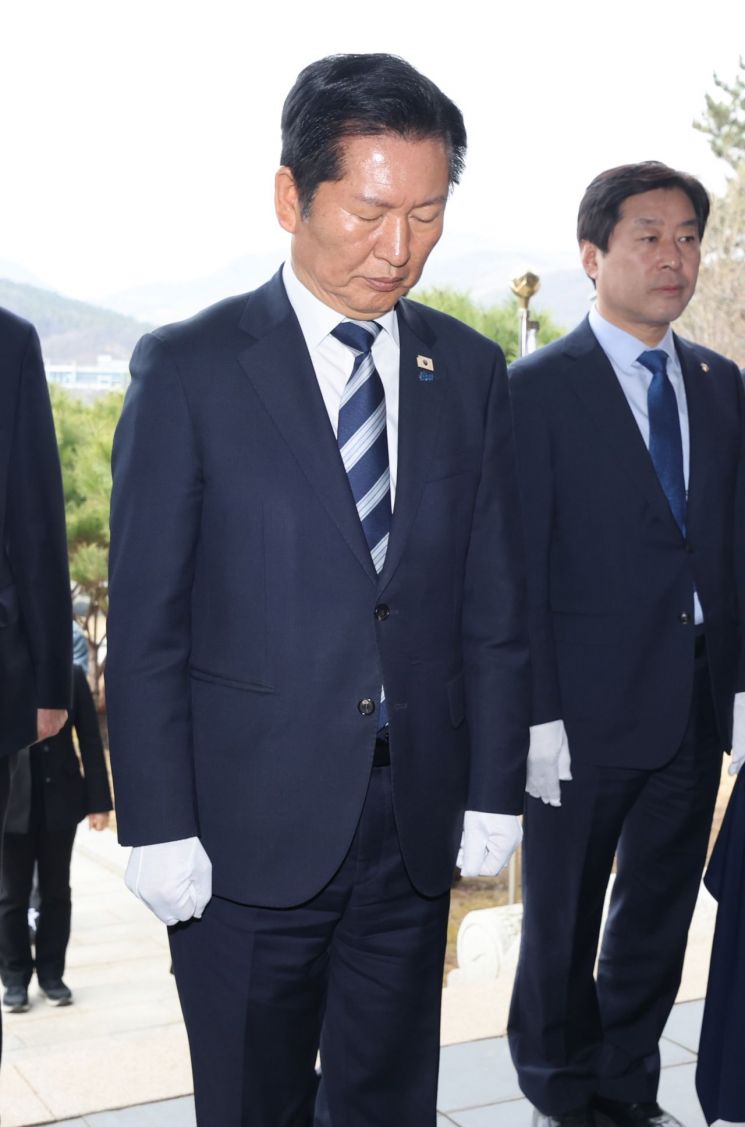 정청래 "TK 통합법, 野 당론부터 정하라…막대기만 꽂아도 된다는 오만 심판받을 것"