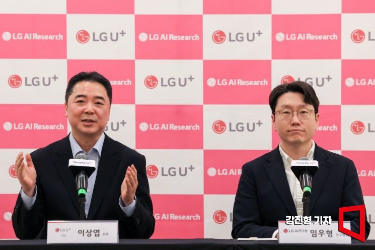 [포토] 취재진 질문에 답하는 이상엽 LG유플러스 CTO