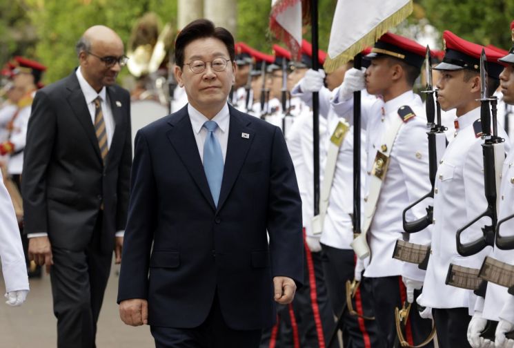 李대통령, 2일 싱가포르 총리와 정상회담…FTA 개선협상 개시 합의 공동선언