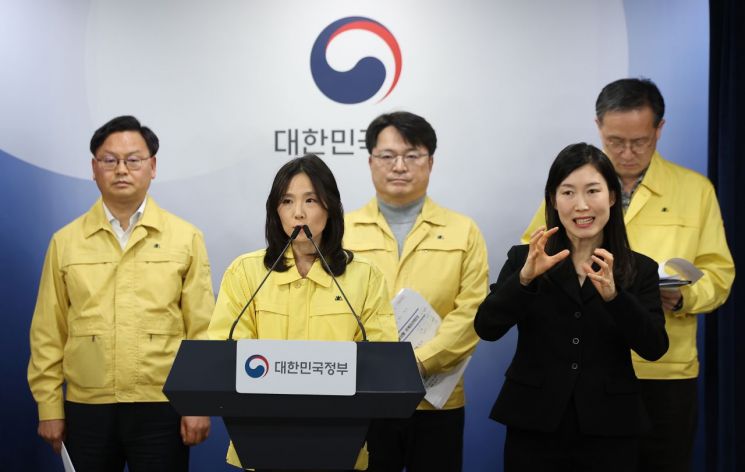 [美 이란 공습]"공격 대상 중동에 국민 1만7000명…현재 피해 없어"