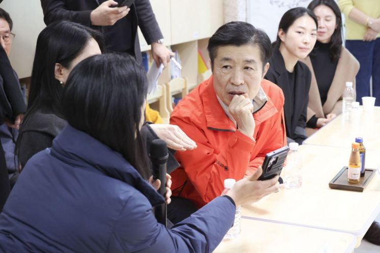 전성수 서초구청장의 '동네 한바퀴 시즌2'…골목 화답행정 17개 동 완주