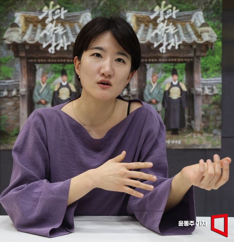 영화 '왕과 사는 남자' 제작사 온다웍스의 임은정 대표가 아시아경제와 인터뷰를 하고 있다. 윤동주 기자
