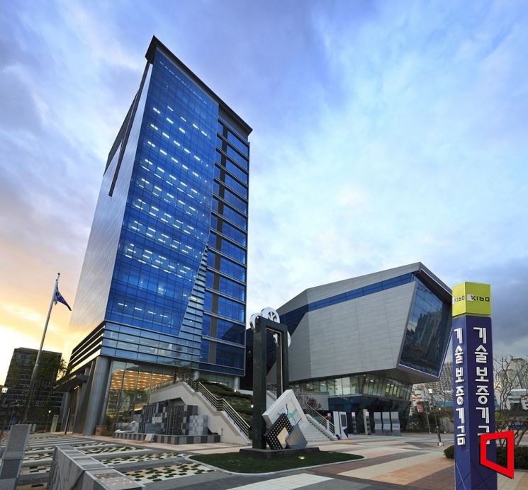 기보, 중기부·벤처기업협회와 'AX혁신지수' 자가진단 서비스 시작