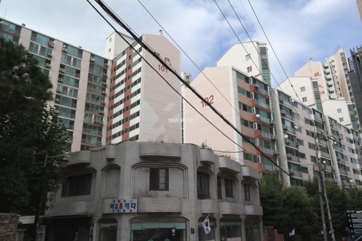 결국 청담현대 11억 내려 팔았다…강남 아파트 실거래가 4.6억 '뚝'[부동산AtoZ]