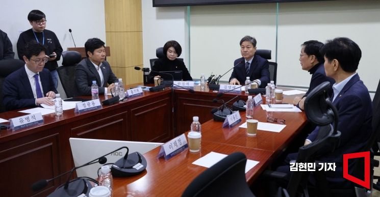 유가·환율·운임 '트리플 쇼크'…제조업 원가 마지노선 무너지나[미국-이란 전쟁]