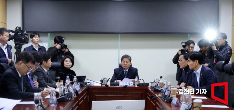 [포토] 이란사태 관련 당·정간담회, 발언하는 김영배 의원