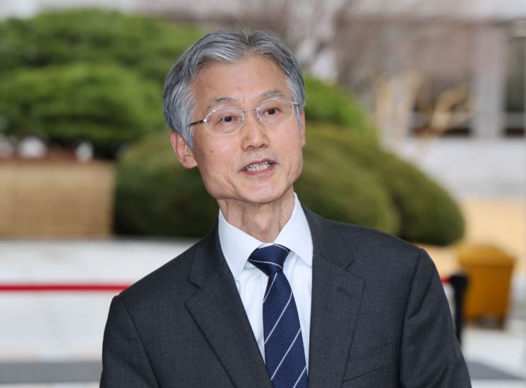 조희대 "국회 입법활동 존중…국민에 해 없는지 심사숙고 부탁"