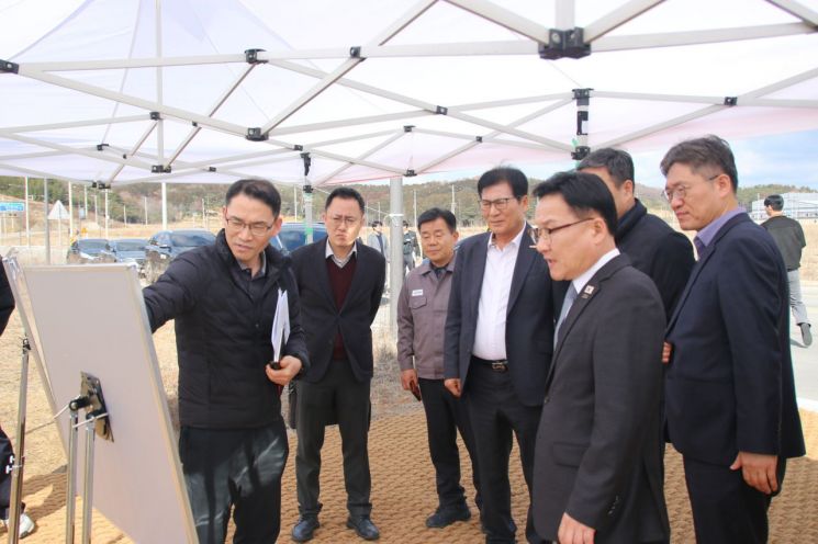 강위원 전남도 경제부지사, 금호타이어 함평공장 건설 현장 방문