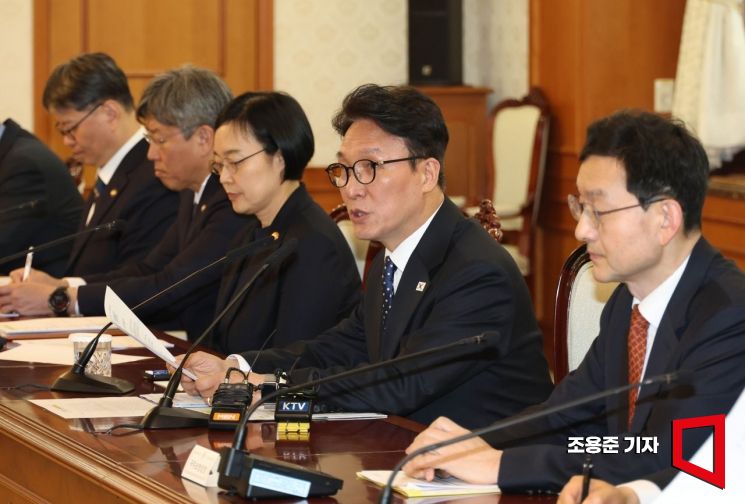 [포토] 중동 사태 관련 발언하는 김민석 총리