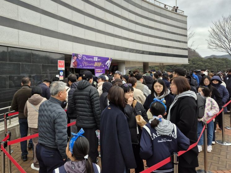 강원랜드 하이원, 영월 청령포서 SNS이벤트…3000여명 ‘구름 인파’