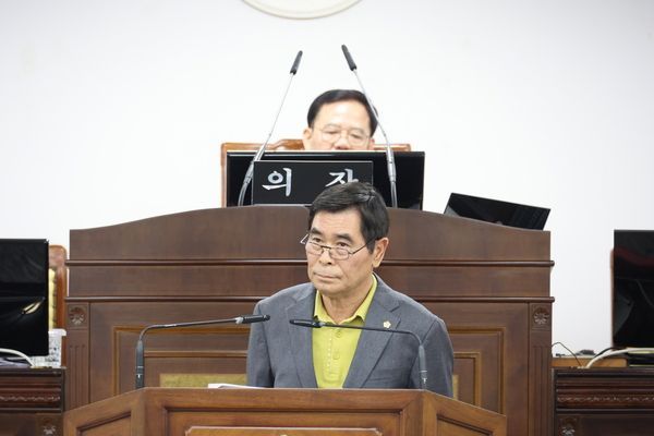 산청군 안천원 군의원, 군정 정조준 … "왜 빠졌나, 왜 늦어지나" 강력 질타
