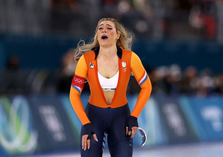 "지퍼 내린 그 순간, 호날두 넘었다" 3억3000만원에 팔린 레이르담 올림픽 유니폼