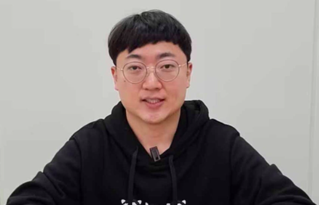 "진짜 퇴사 이유는"…'충주맨' 김선태, 새 유튜브 공개 하루 만에 '63만' 돌파