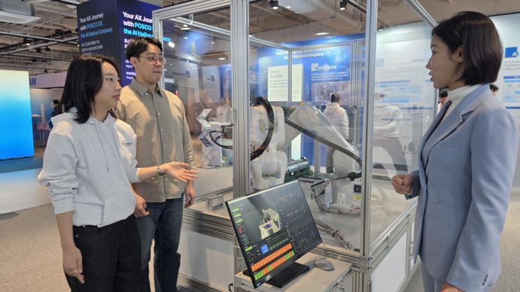 포스코DX, AW2026서 AX·DX 기술 공개