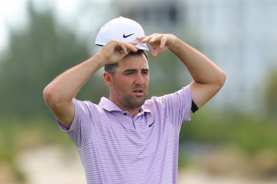 스코티 셰플러는 2024년 크리스마스 요리를 준비하다가 손바닥을 다쳤다. AFP연합뉴스