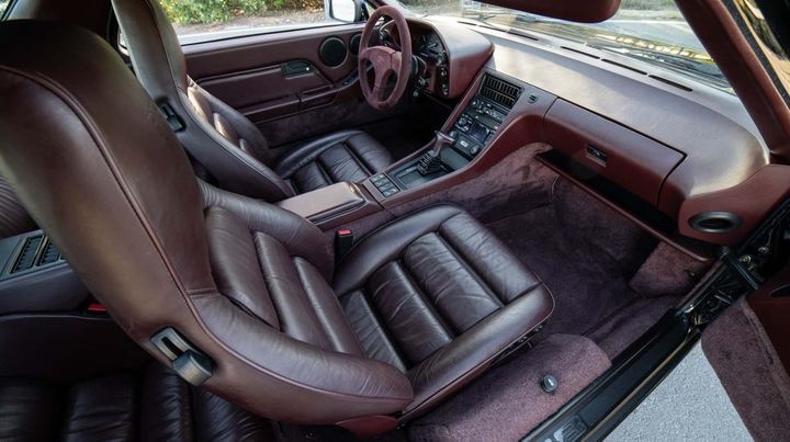 독일의 포르쉐 전문 튜닝 제조사 루프(RUF)가 1989년 이 회장을 위해 특별 제작한 '루프 928R'. 구딩앤컴퍼니