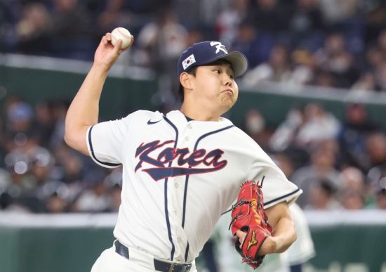 소형준이 2026 WBC 조별리그 C조 1차전 체코와의 경기에서 선발로 등판해 역투하고 있다. 도쿄=연합뉴스