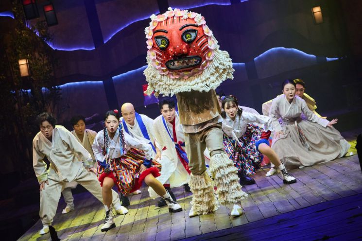 '청사초롱 불 밝혀라' 공연 장면. 국립정동극장 (c)서울예술단