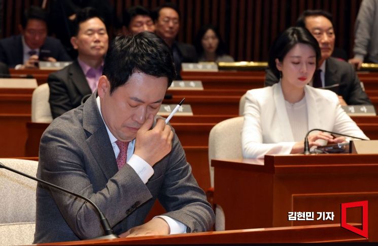 장동혁 국민의힘 대표가 9일 서울 여의도 국회에서 열린 의원총회에 참석하고 있다. 2026.3.9 김현민 기자