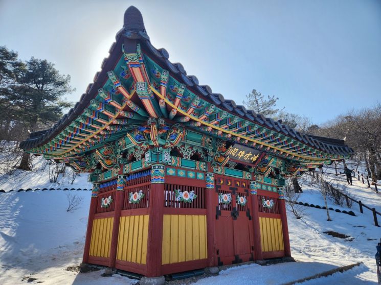 태백산에 있는 단종비각. 1965년에 건립됐다. 소종섭 기자